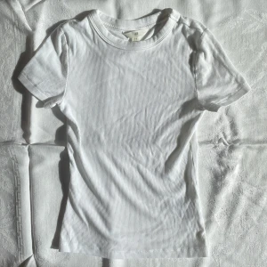 Figursydd tröja🤍 - Figursydd t-shirt från HM💕 Storlek XS