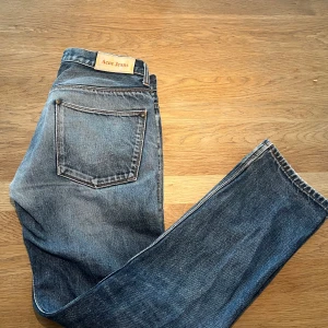 Acne jeans  - Skitsnygga blåa acne jeans med en sällsynt tvätt Skick: 9,5/10 nästan helt nya  Storlek 31:32