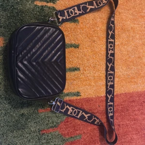 Väska  - Väska från SHEIN❤️ helt ny jag har bara använt en gång❤️