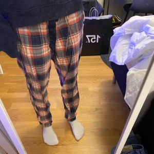 Hunkemöller pyjamasbyxor  - Super söta rosa rutiga hunkemöller pyjamasbyxor, som tyvärr inte kommer till andvändning 🩷