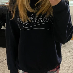 Blå sweatshirt  - Blåa sweatshirt från pll