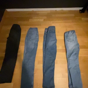 Lager 157 Jeans - Alla kostar 100kr st och är inte använda. Skriv t mig om ni vill ha mer info