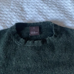 Oscar Jacobson knit  - Fin Oscar jacobson stickad tjocktröja. Säljs pga lite liten på mig (188 74kg). Skriv för frågor!