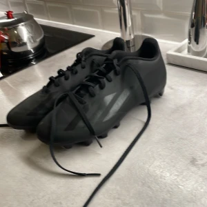 Helt nya vill inte ha dom längre storlek 39 - Dom är helt nya har inte använt dom.