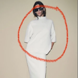 Tröja  - Ny tröja från zara aldrig använd prislappen kvar skriv för mer bilder