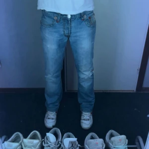 TRUE RELIGION jeans  - Sjukt feta true religion jeans i storlek 32, seat: 34. Section: BOBBY SUPER T. Tveka inte att fråga något🙏