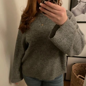 Stickad tröja  - Ganska använd 🩷