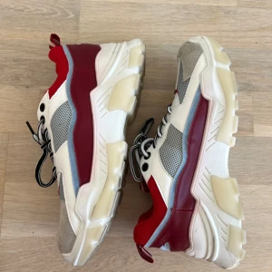 Sneakers  - Coola sneakers använt en gång 