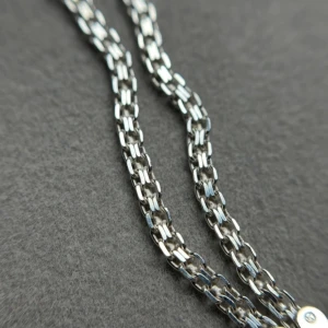 925 silver halsband - Stilrent halsband i äkta silver stämplat 925 sterling. 55cm långt, 3mm brett, italiensk stil. Rekommenderar starkt!!!