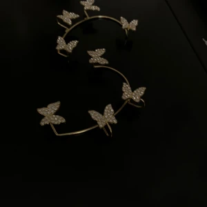 Fjäril höringen 🦋 - Dessa fina fjäril höringen kan man använda när som helst och med vad som helst,funkar gärna till halloween med 🎃