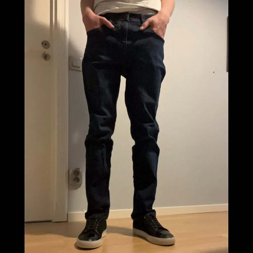 Säljer ett par snygga lyle and scott jeans i storlek 158-164 skick 9/10.. Jeans & Byxor.