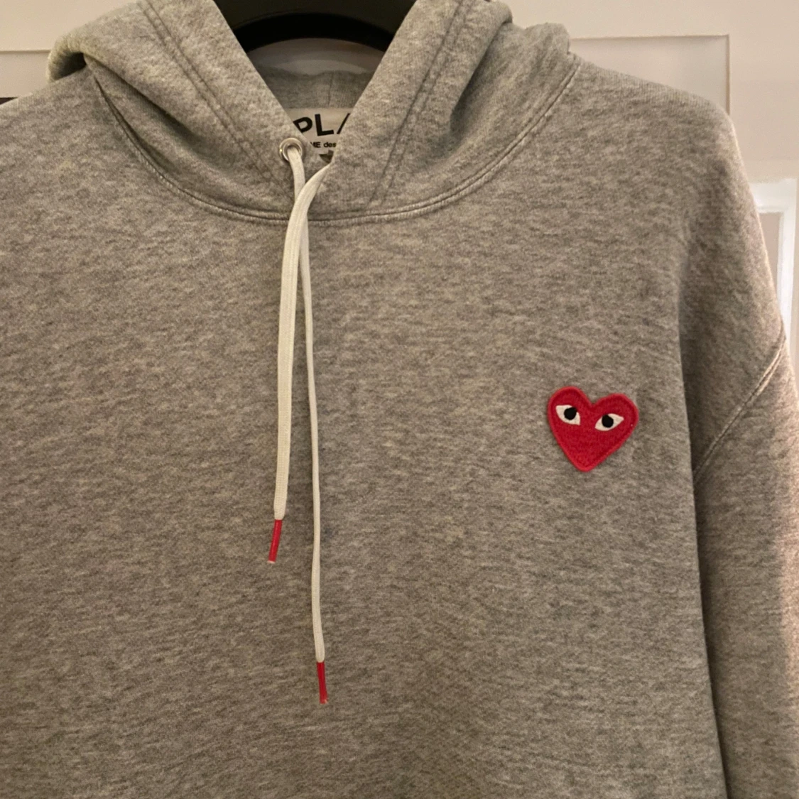 Grå hoodie från Comme des Garçons - 1