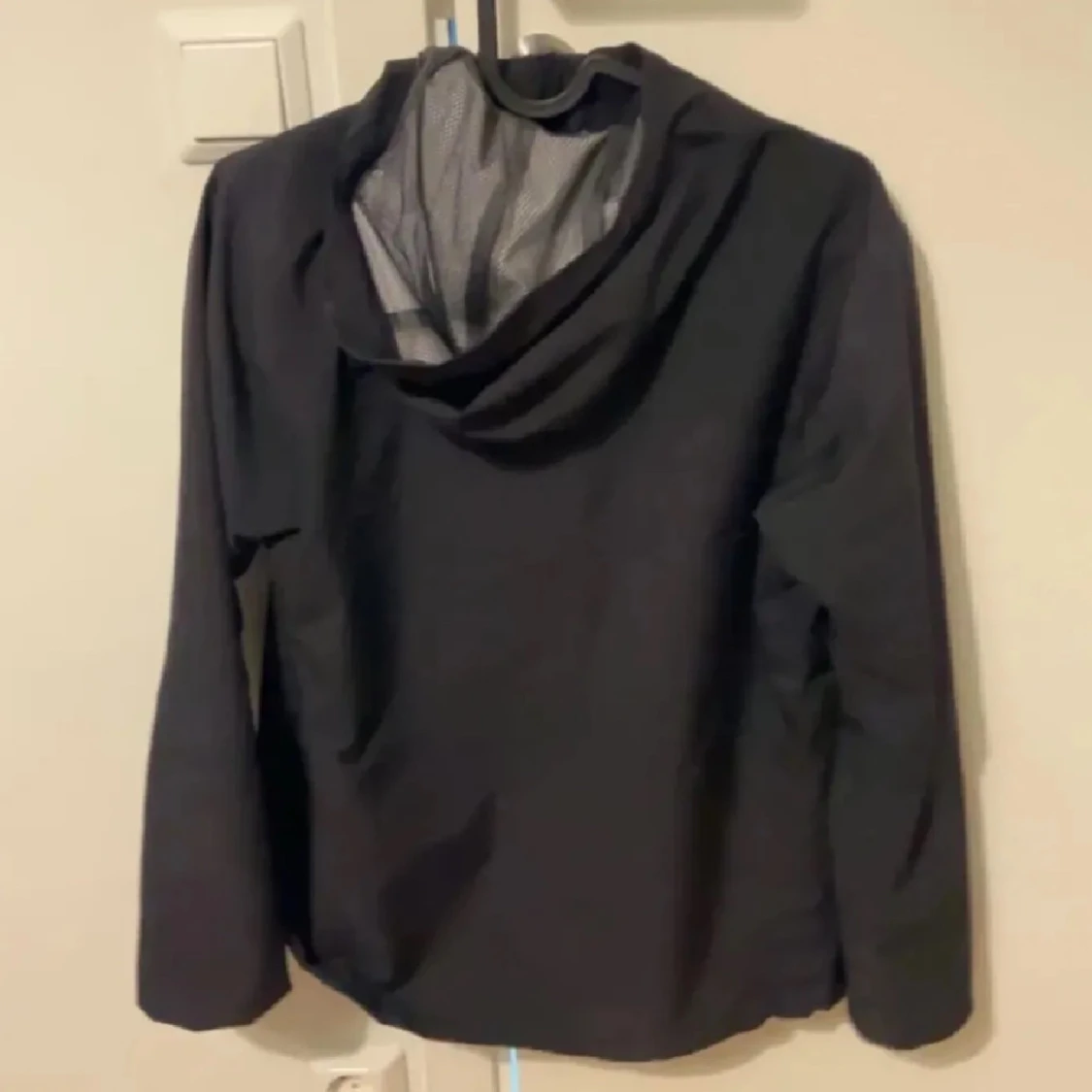 Svart vindjacka från Haglöfs - 1