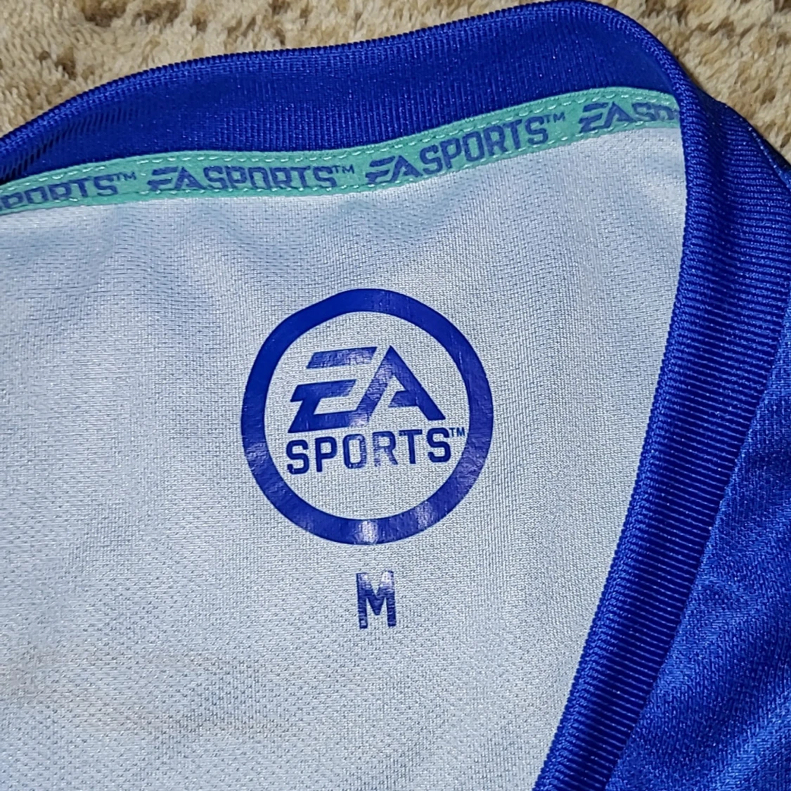 Blå fotbollströja från EA Sports FIFA 19 - 2