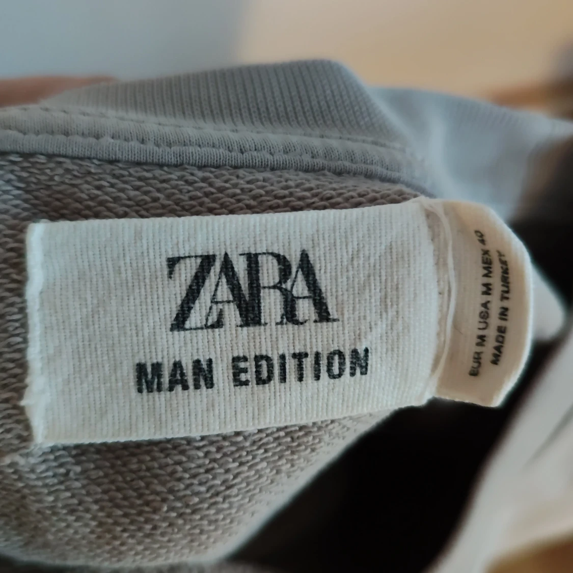 Beige sweatshirt från Zara - 2