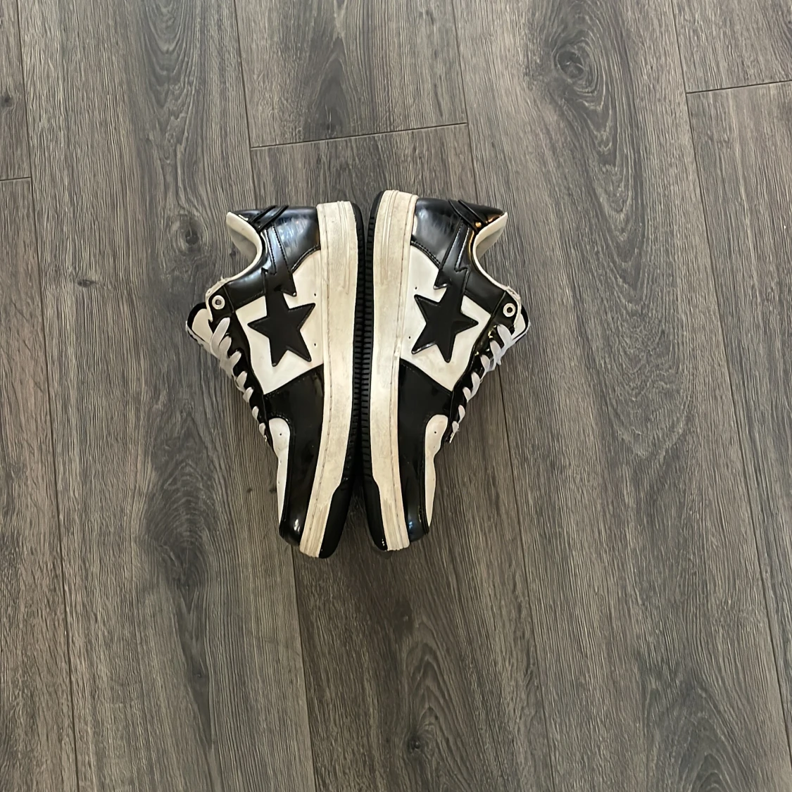 Svarta och vita sneakers  - 2