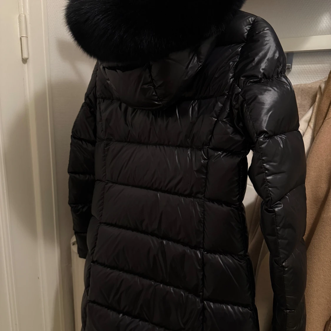 Svart dunjacka från Colmar - 2