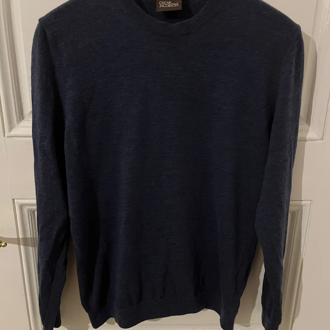 Mörkblå merinoull tröja från Oscar Jacobson