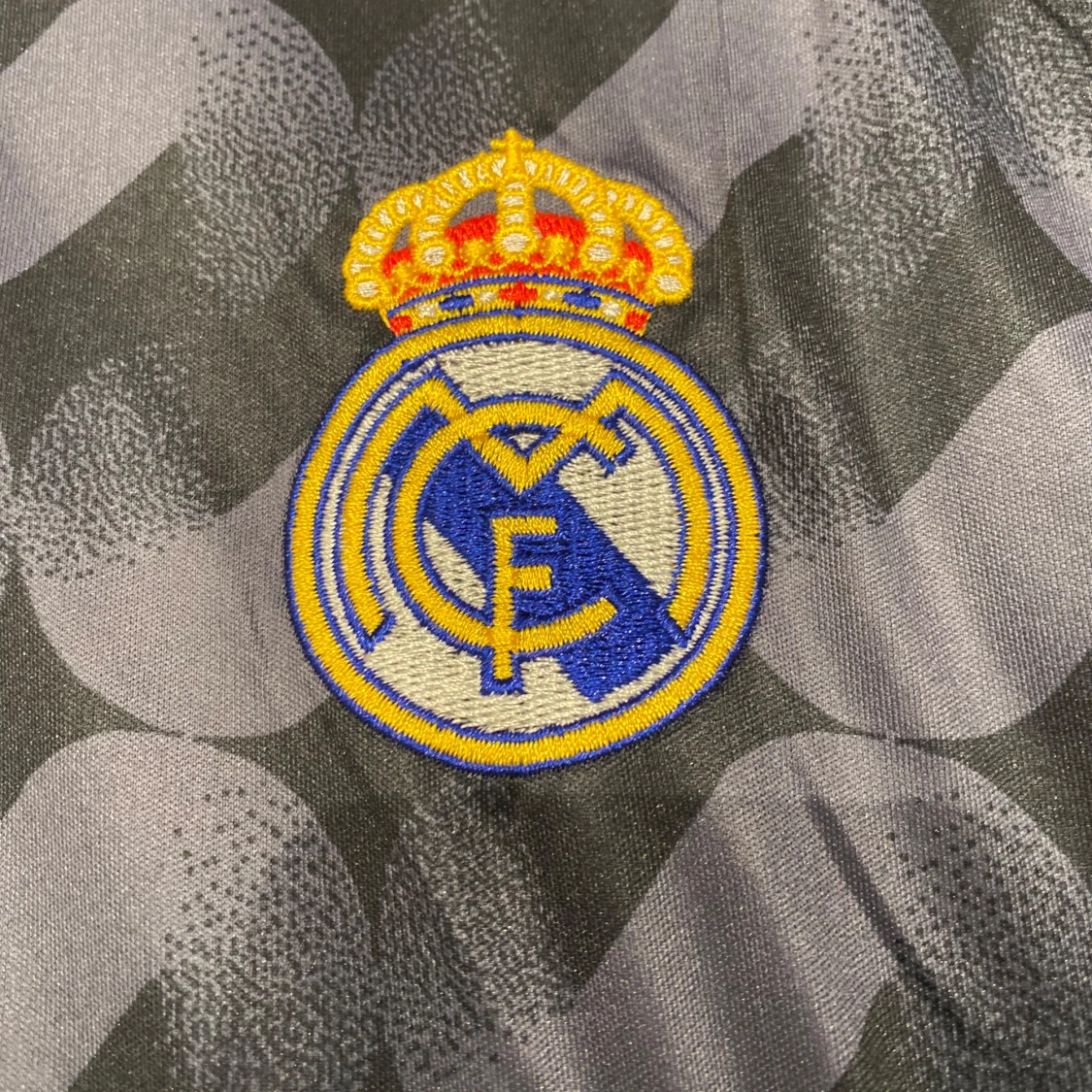 Mönstrad fotbollströja från Adidas - 2