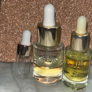 3ml!!! Parfymolje splitt Sunnamusk  - Du väljer från vilken parfymolja. Antingen “golden dust” eller ”Night illusion” ☺️😍✨ båda doftar underbart 😍😍😍✨ 3ml flaskan sälja alltså å jag fyller den med den olja du vill! 