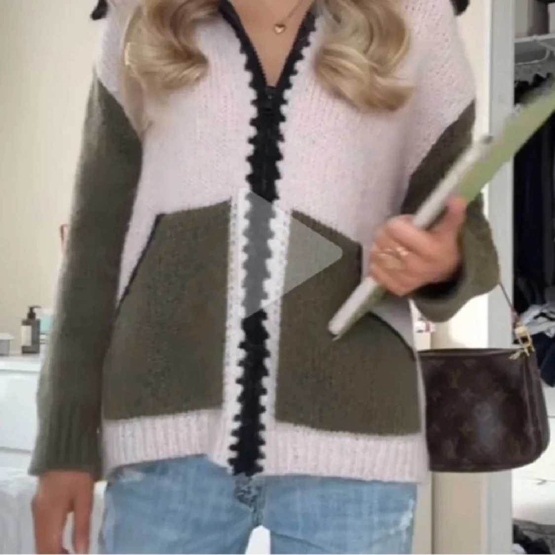 !SÖKES! Kofta från Zara