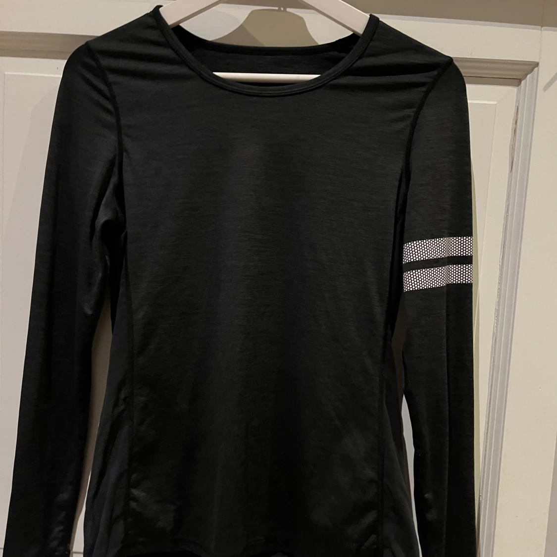 Svart långärmad tröja från Stronger