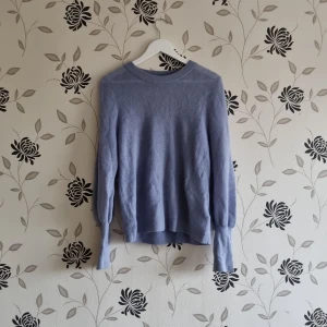 H&M Mohair blend, blå långärmad tröja storlek S - H&M Mohair blend, blå långärmad tröja storlek small. Något nopprig.