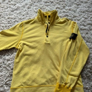 Stone Island - Jag skulle vilja sälja min jacka på Stone Island, i gott skick, ett litet fynd är möjligt