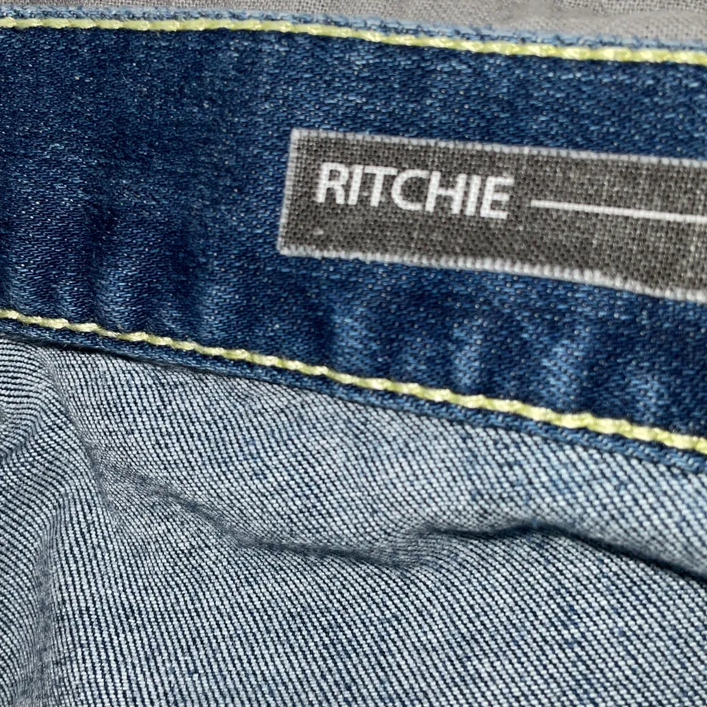 Tjena,säljer nu dessa dondup ritchie jeanz med slitningar,först till kvarn!. Jeans & Byxor.