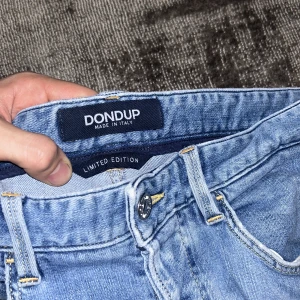 Dondup jeans - Storlek 33