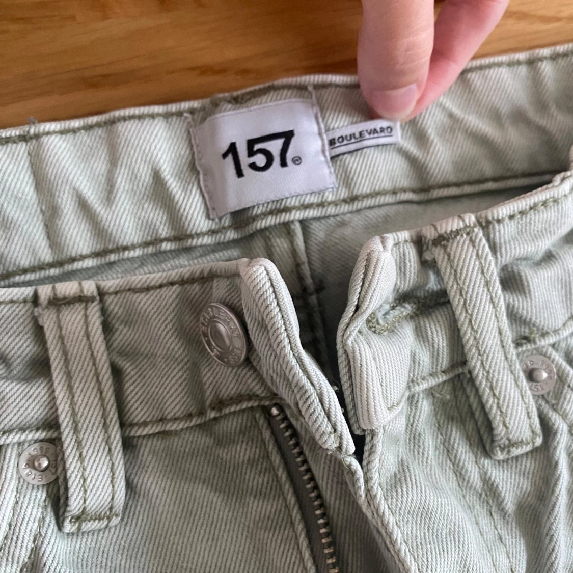 Ljusgrågröna jeans  - 90