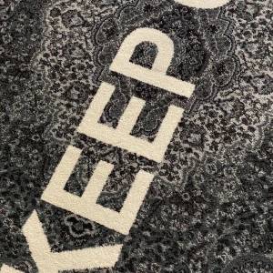 KEEP OFF, Virgil abloh x Ikea - Säljer min keep off matta som jag köpte på ikea släppet i barkarby 2019.  200x300cm  Topp skick!’ Inga flaws!