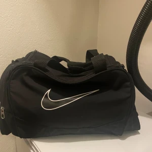 Väska  - Säljer denna gym bag från Nike!