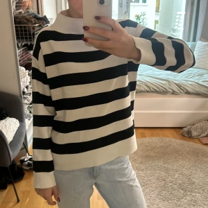 Randig tröja  - Super fin tyvär för liten! 