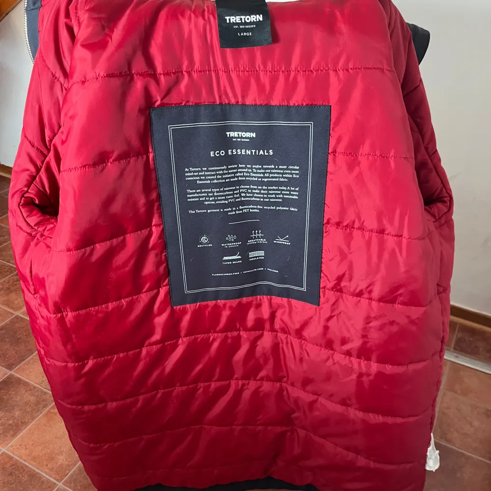 Bra skicka använd 2 gånger köpte den för 4000.. Takit.