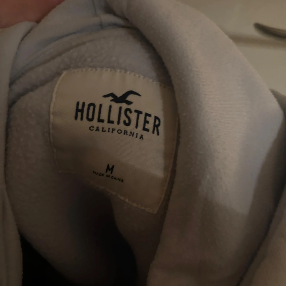 Vit hoodie från Hollister - 91