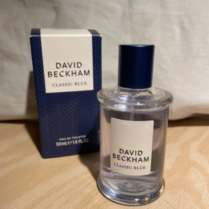 David beckham perfym  - David beckham ”classic blue” Helt ny pefym jag aldrig använt. Skriv om intresserad. Priset är fast.