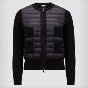 SÖKER denna moncler cardigan storlek s/m