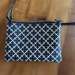 By malene Birger  - Väskan är i bra skick❤️