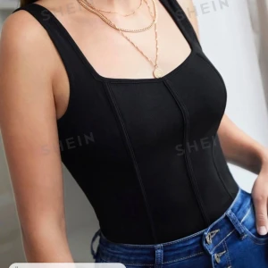 Tröja -  har aldrig tagit på mig den och ville rensa min garderob endast seriösa köpare pris kan diskuteras ❤️