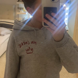 Ma cheri tröja! - Säljer då den inte längre kommer till användning. 💗 Köparen står för frakt, använd gärna köp nu 💕.