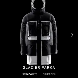 Jag säljer min Sail Racing Glacier Parka för 6000, den är i storlek M men passade mig som bär storlek L fint. Jackan är väldigt bra för dessa kommande kalla dagar och håller en väldigt varmt. Jag har haft den i ett år och har använt den endast en vin