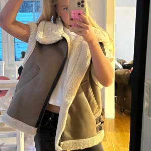 Zara väst  - Väst från zara som är slutsåld!