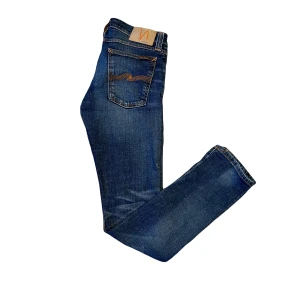 Nudie jeans - Nudie jeans. Storlek 29/32. Liten skråma på högerbene (bild 1) knappt synbart, därav pris! 