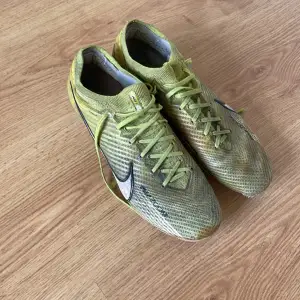 Nike mercurial elite  Nypris - 3000 kr  Mitt pris 249 kr  Lite skavanker men går att spela med  Skriv vid frågor 