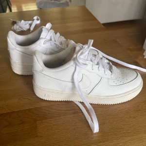 Nike air force 1 - Air force 1 i storlek 39 nästan aldrig använt