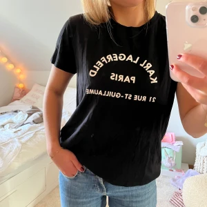 Karl Lagerfeld T-shirt  - Nypris 900