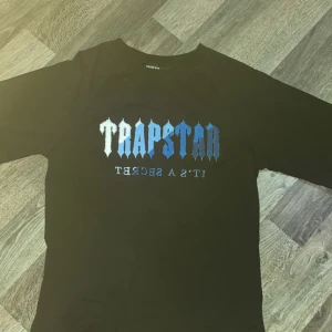 Trapstar-shirt - Inte använd för stor för mig