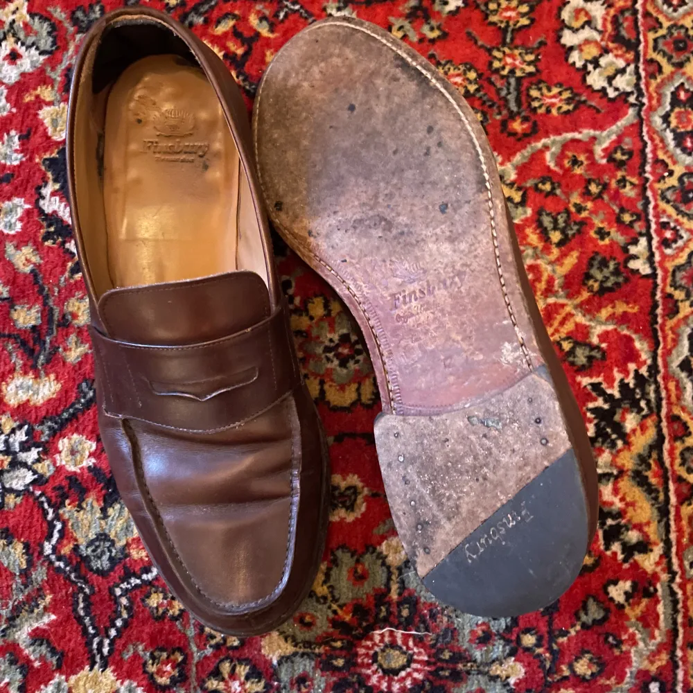 Vintage Loafers i äkta läder.  De är i fint skick   Storlek 47 . Skor.