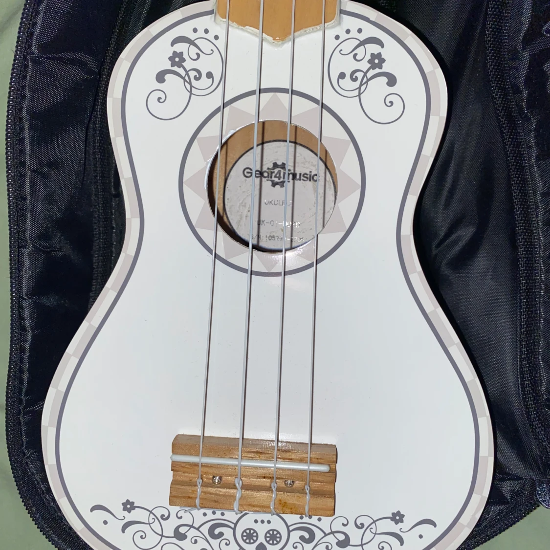 Ukulele day of the dead🤍🖤💀 - 2